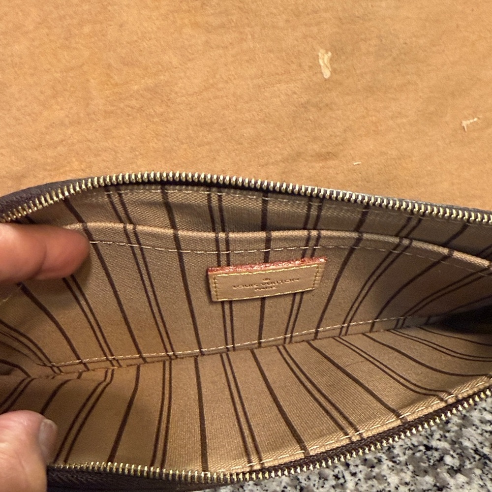 Louis Vuitton Brown and Tan Monogram Pouch Authentic - Picture 4 of 10